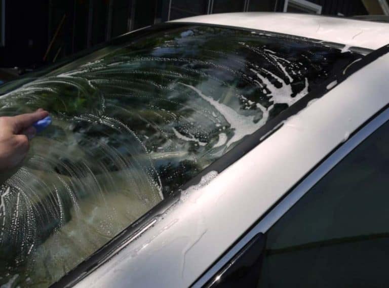 How to Use Windshield Washer Fluid Properly [Do It Yourself]