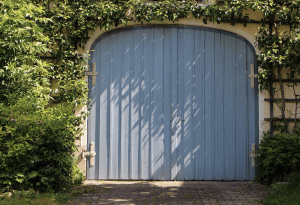Read more about the article How To Fix Your Garage Door Chain (Step by Step)