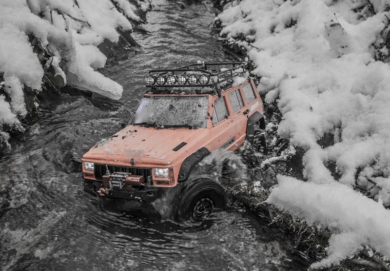 12 Best Portable Winch For OffRoading Adventures [2022]
