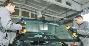 Read more about the article Auto Glass by Tony: Finding the Right Auto Glass Company